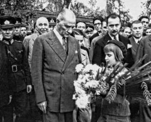 Türkiye Cumhuriyeti’nin kurucu lideri Gazi Mustafa Kemal Atatürk’ü, ahirete intikalinin 79. yıl dönümünde, minnet ve şükranla anıyoruz.